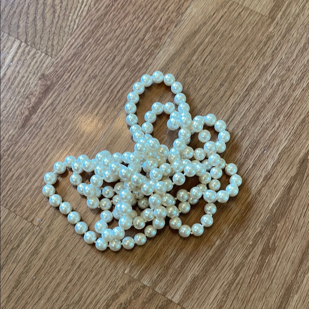Elegant Pearl Beaded Necklace